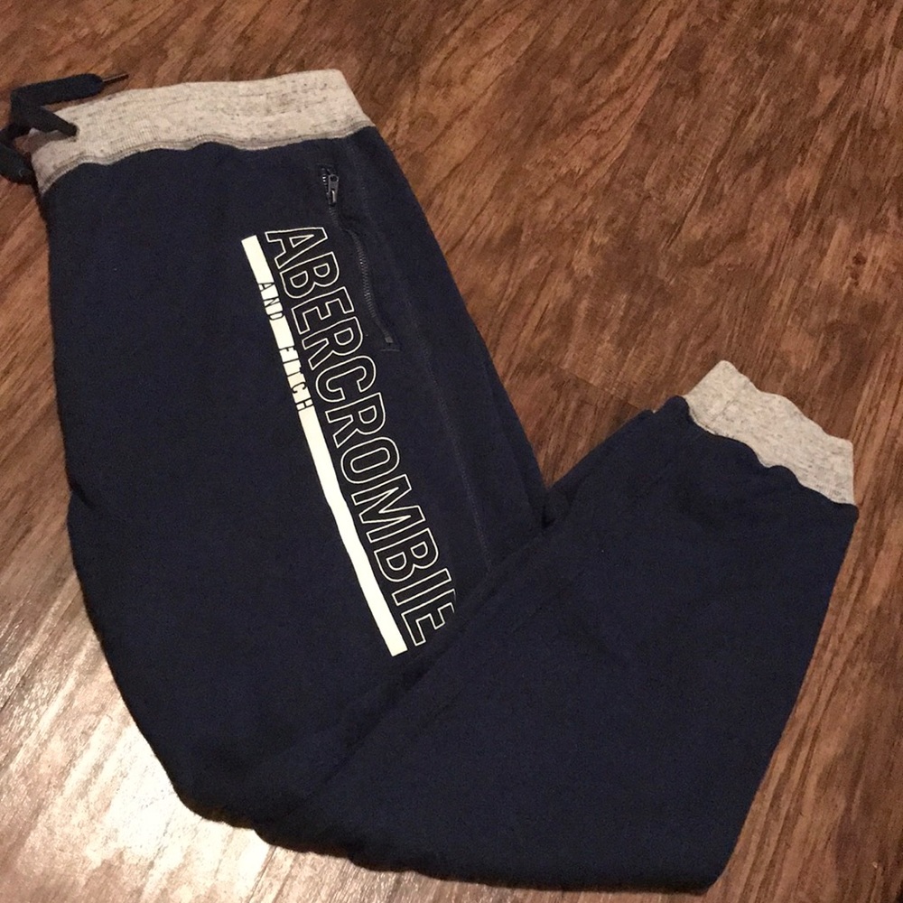 PERFECT for Nights In- Abercrombie Men's joggers